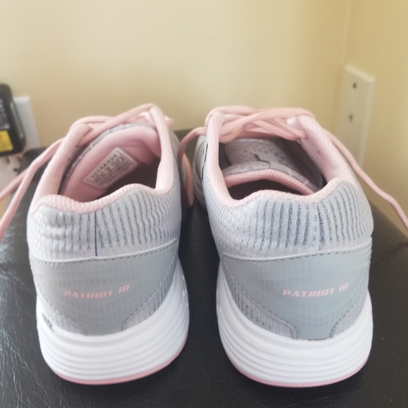 Asics Running Shoes. Size 5. Very good condition - Picture 4 of 8